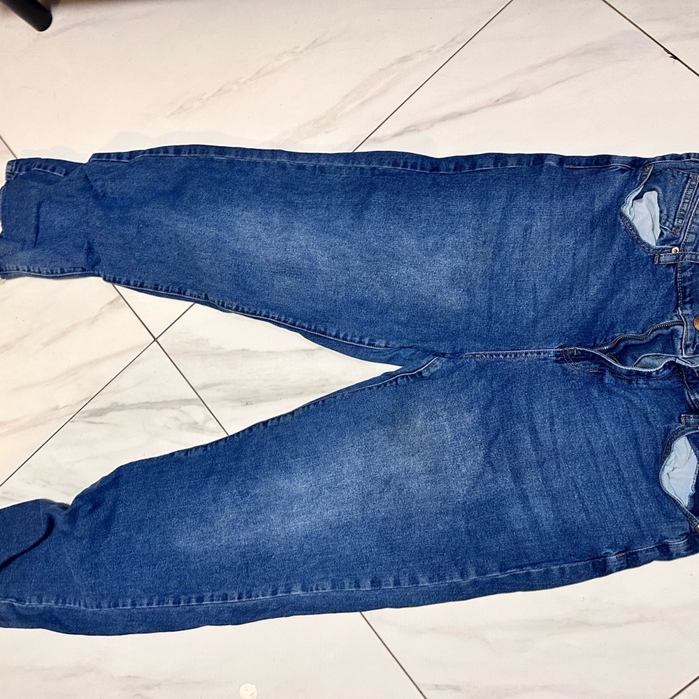 Low rise skinny jeans